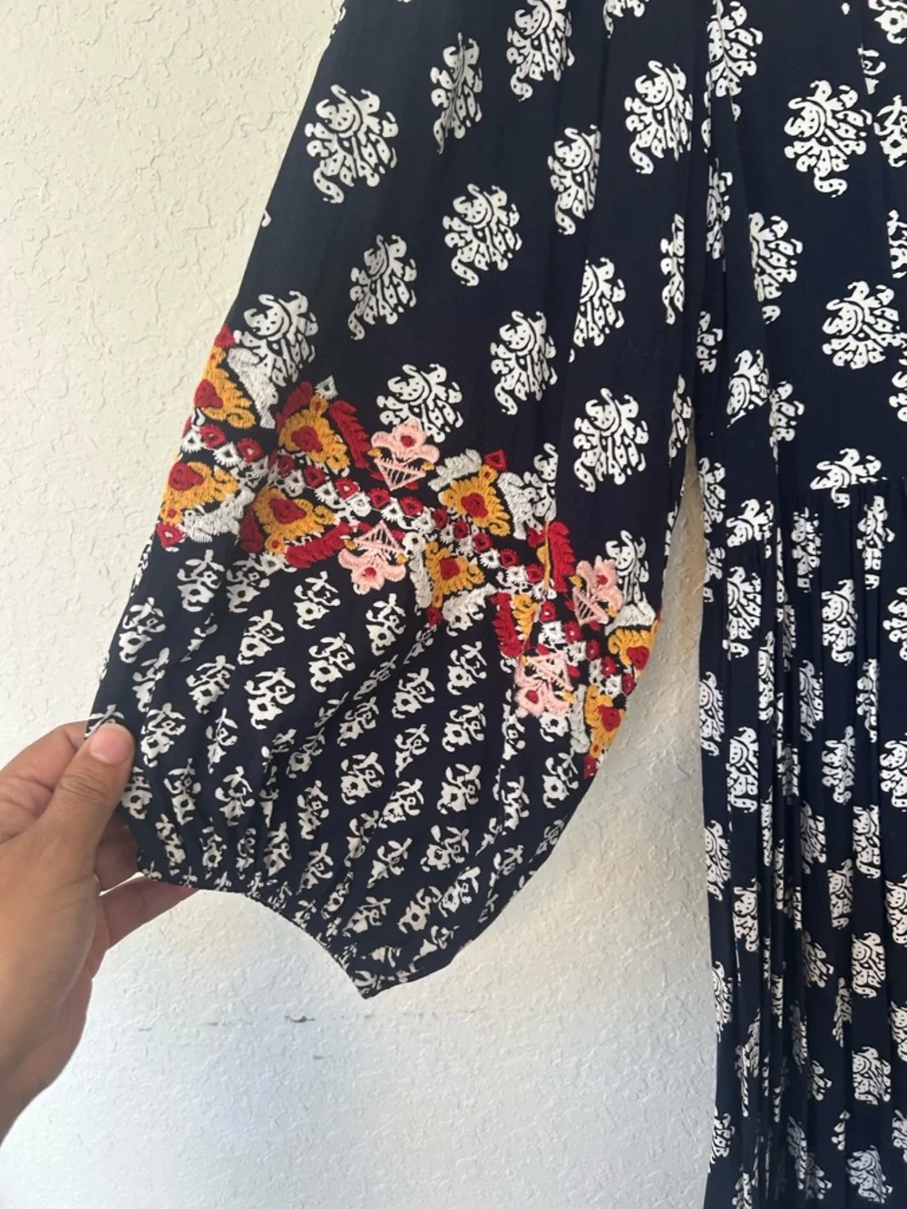 Boho Chicwish Navy Printed V‑Neck Midi Dress with Embroidered Trim - Picture 4 of 11